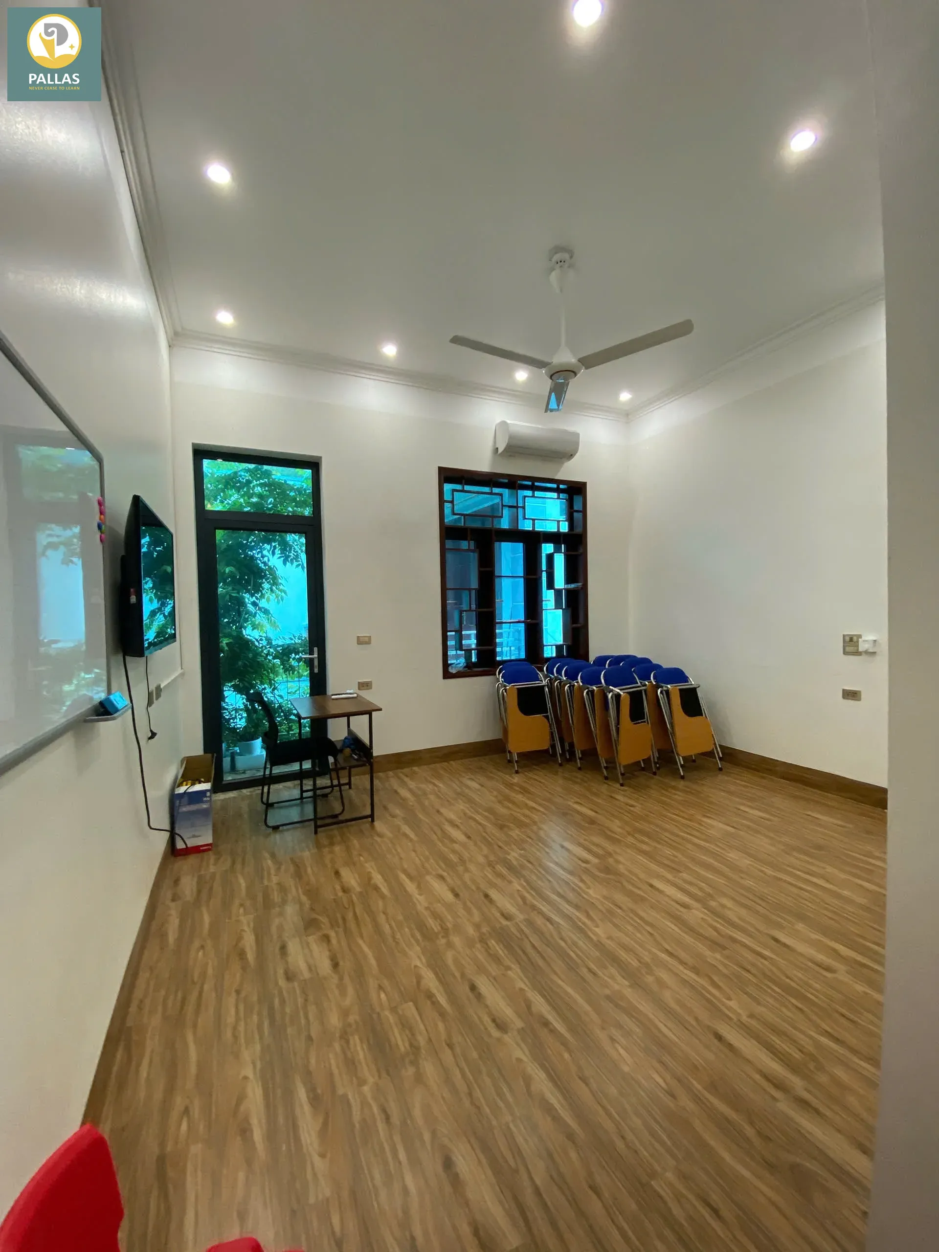 Trang thiết bị học tập tiện nghi Trang thiết bị học tập tiện nghi